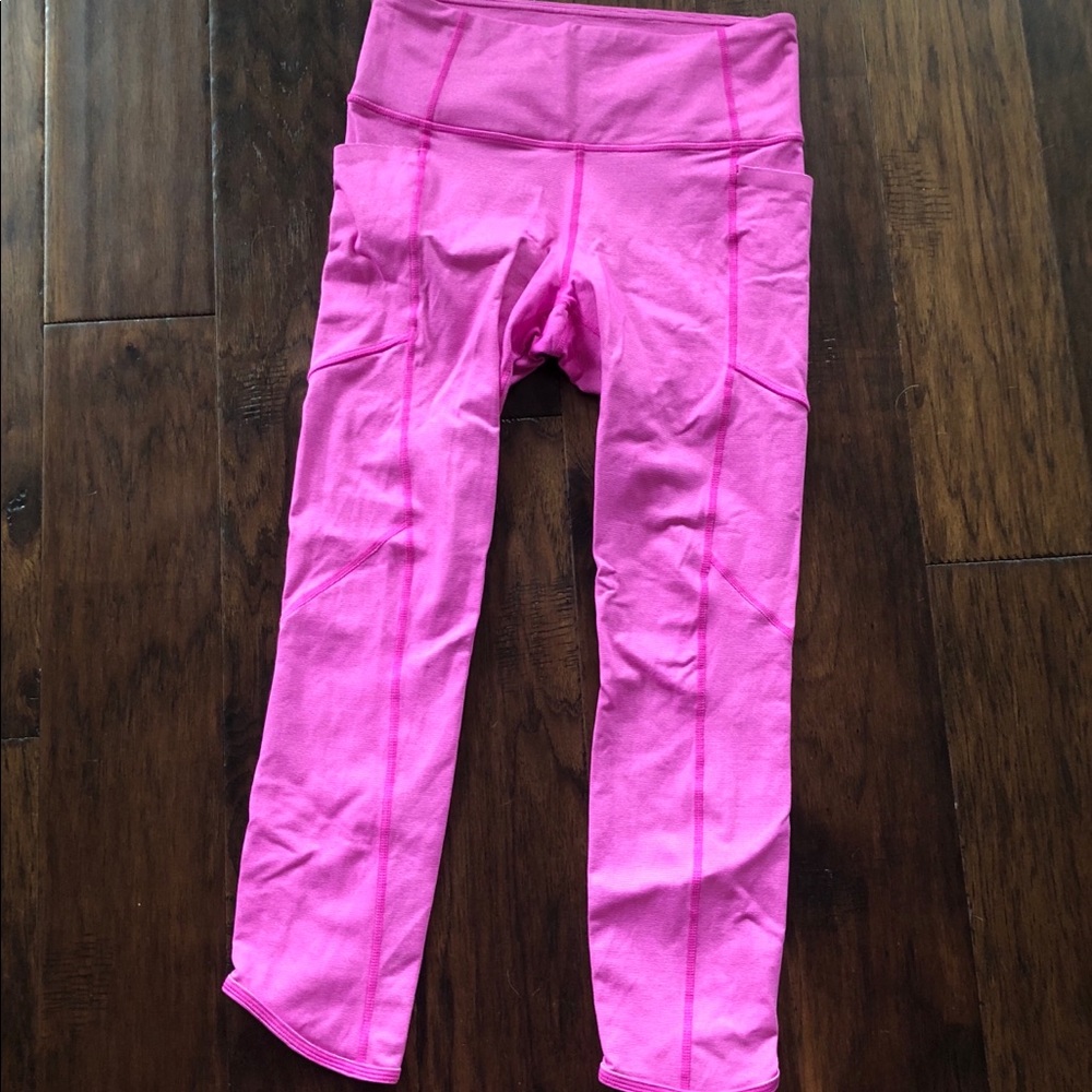 Athleta Pink Crop Leggings. Size Small